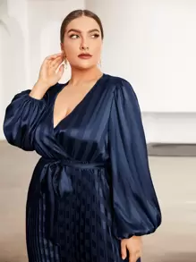 Modelyn 大碼交叉領腰帶百褶條紋洋裝 - 藏蓝色 - 查看 3