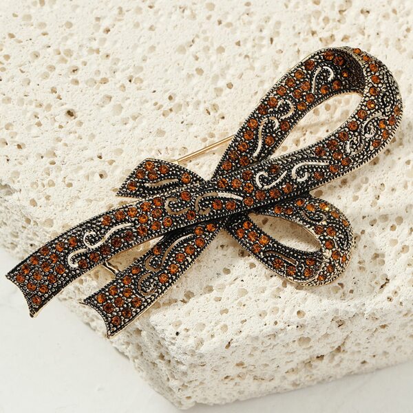 

Rhinestone Ribbon Design Brooch, Multicolor
