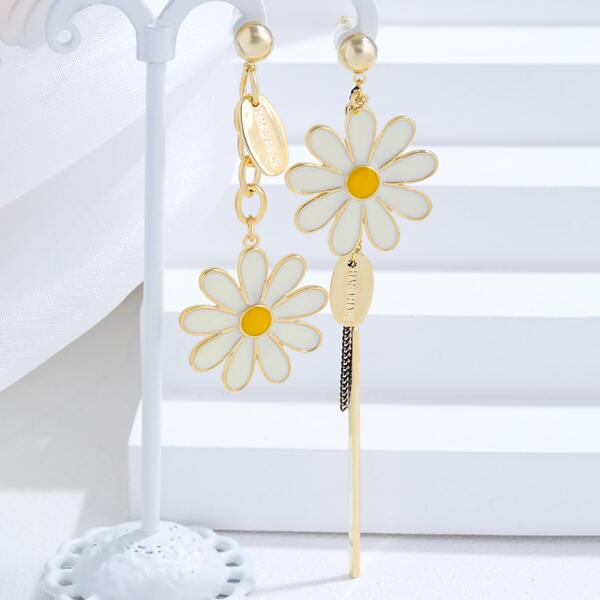 

14K Gold Plated Flower Mismatched Earrings