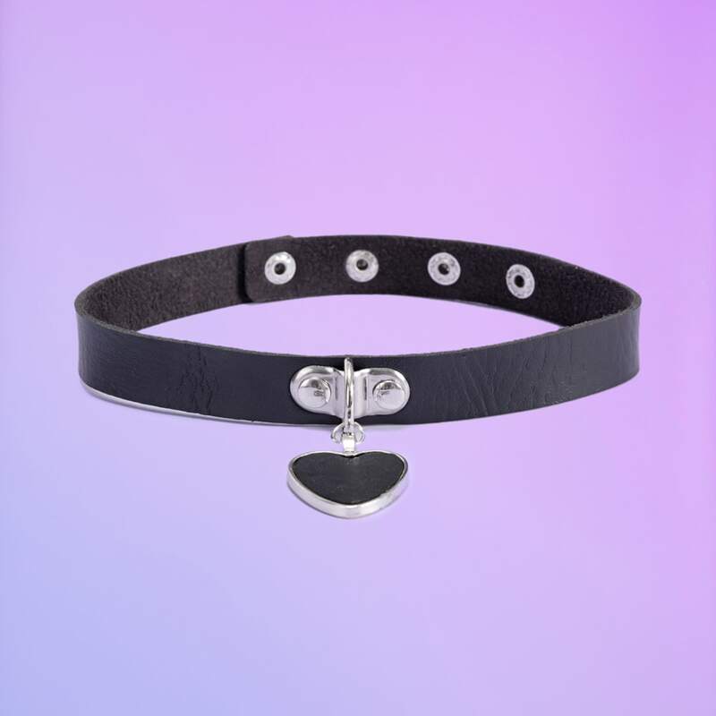 

Heart Decor Choker, Black