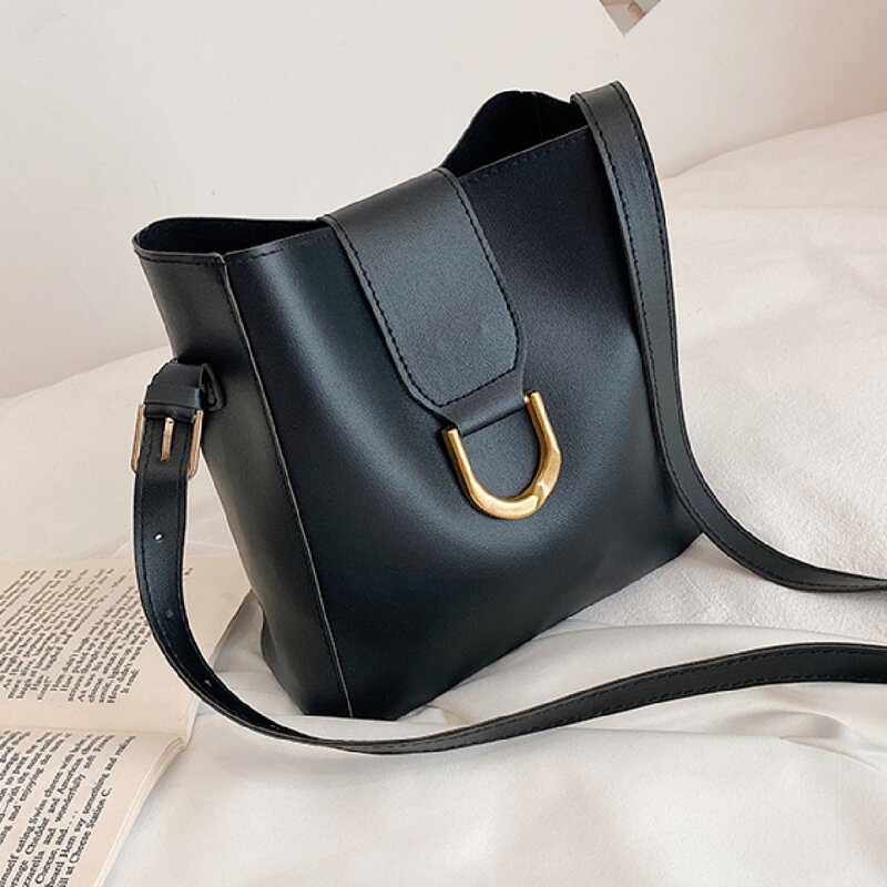 

Minimalist Metal Decor Bucket Bag, Black