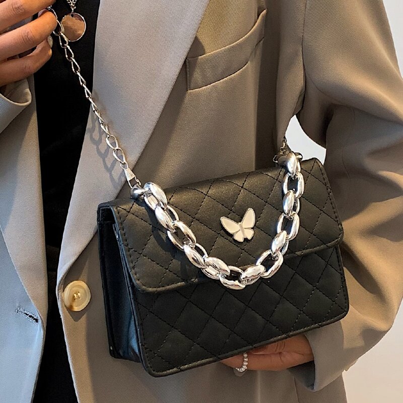 

Butterfly & Chain Decor Quilted Pattern Square Bag, Black
