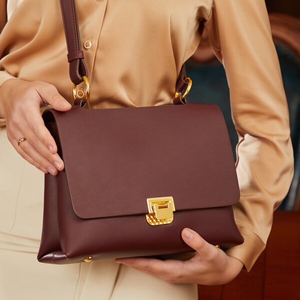 

Minimalist Flap Square Bag, Burgundy