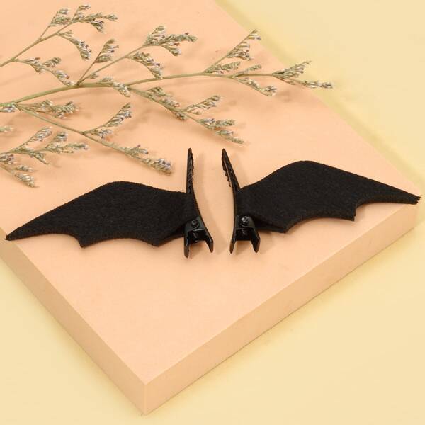 

2pcs Toddler Girls Wing Decor Hair Clip, Black