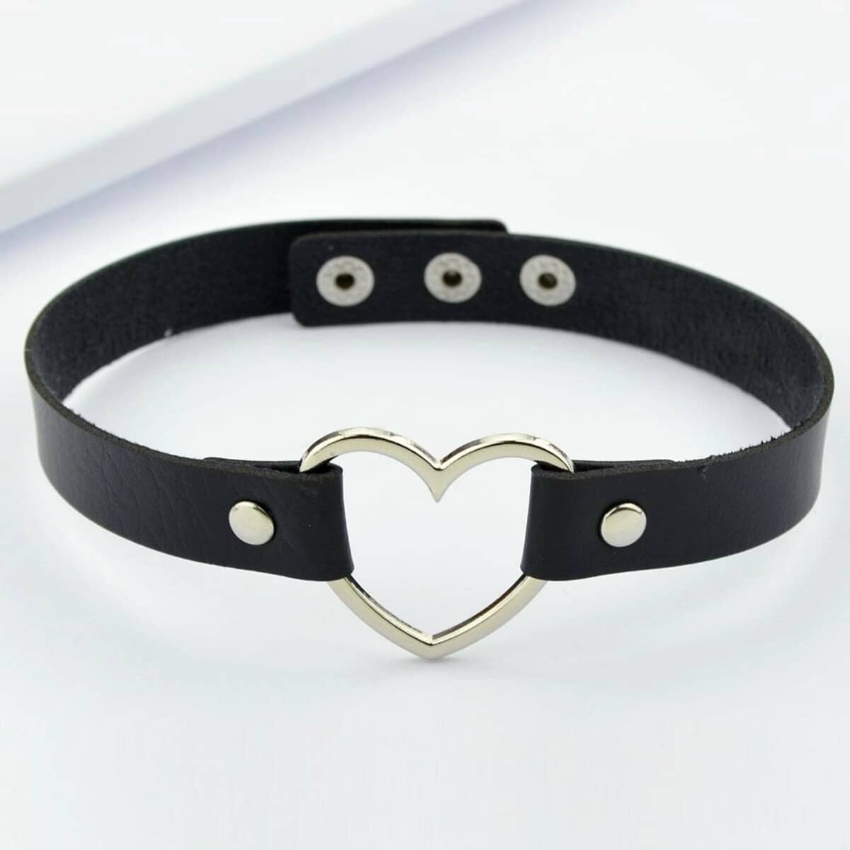 

Heart Decor Choker, Black