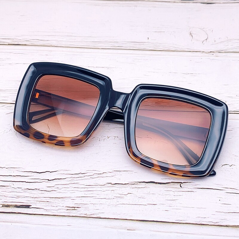 

Square Frame Sunglasses