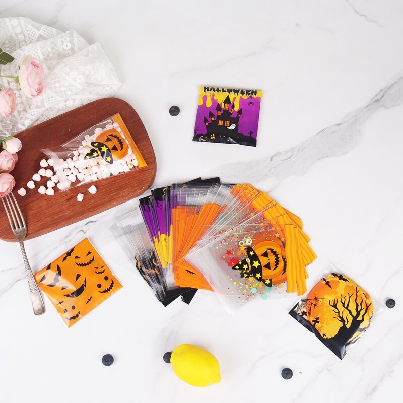

100pcs Halloween Pattern Random Packaging Bag, Multicolor