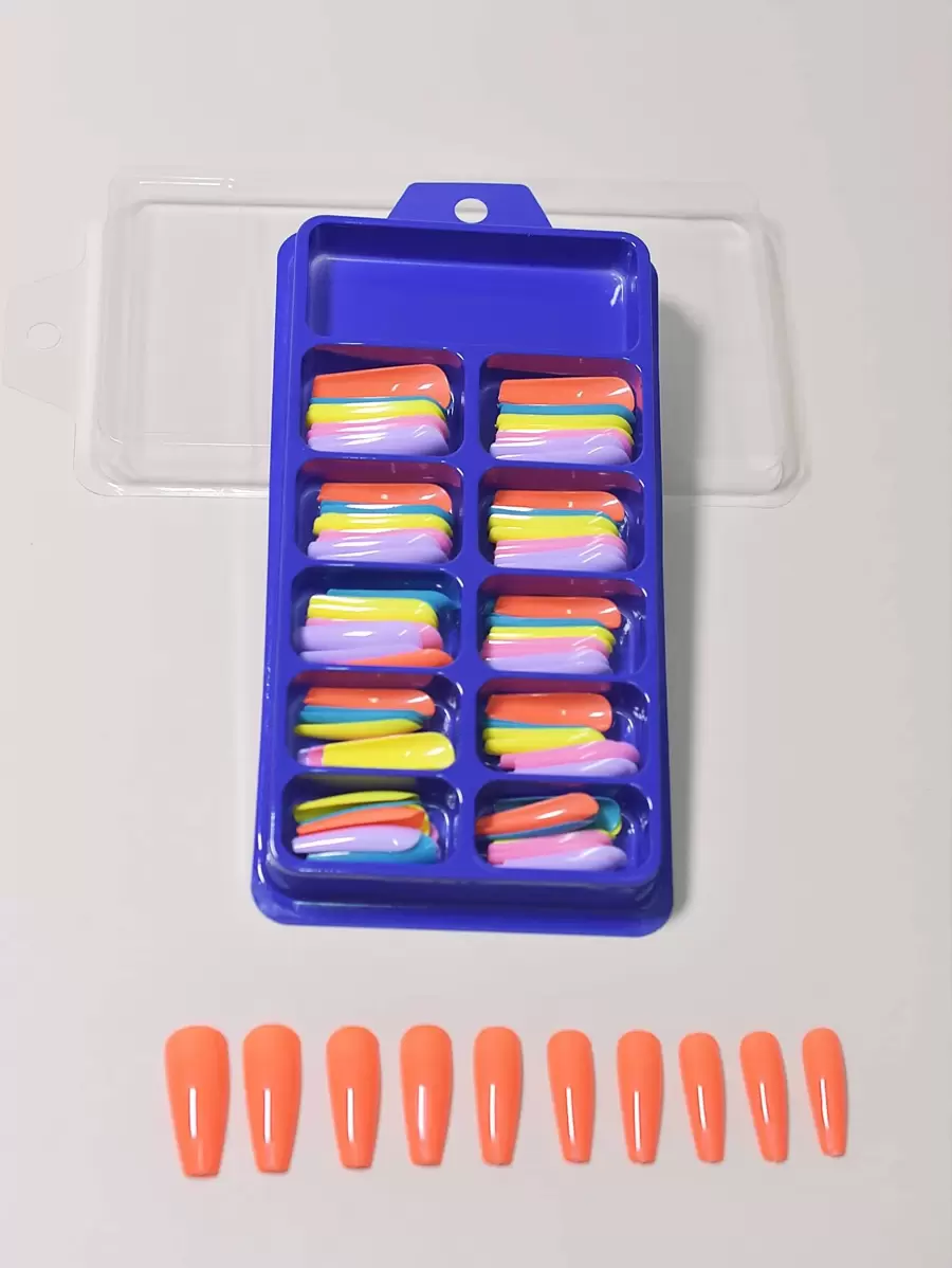 使用 100入組長棺材色全覆蓋女式和女孩假指甲立即升級您的造型 - 彩色 - 查看 1