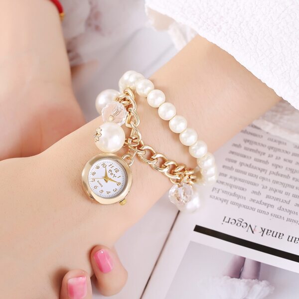 

Round Pointer Quartz Watch With Glass Pearl Strap
