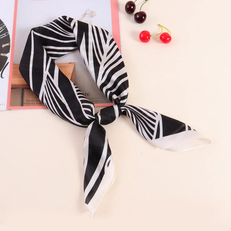 

Leaf Pattern Bandana, Multicolor