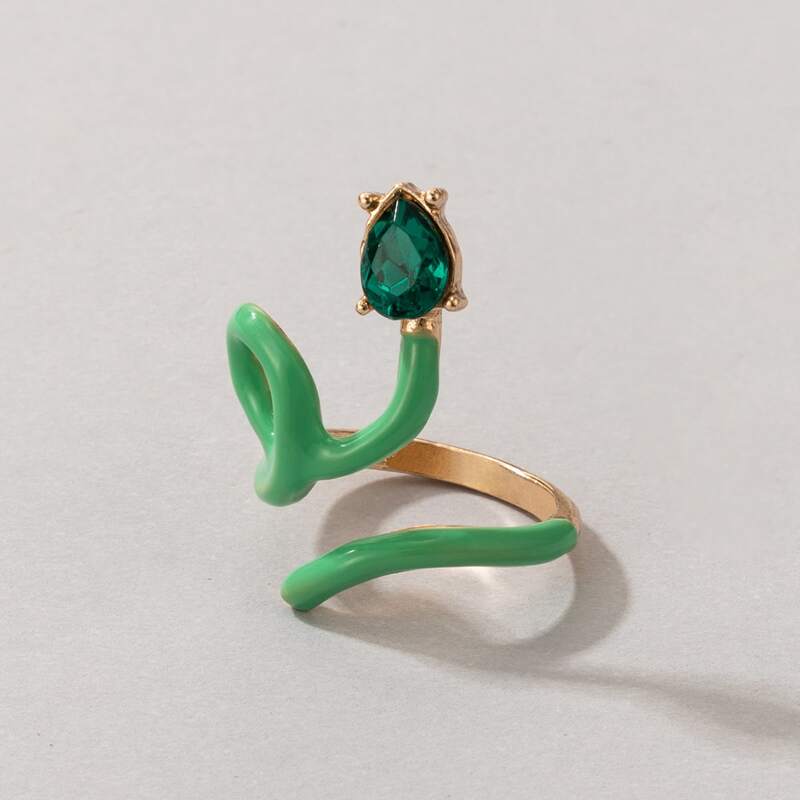 

Serpentine Design Ring, Green