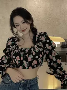 滿身花卉褶邊女僕風短款上衣 - 彩色 - 查看 1