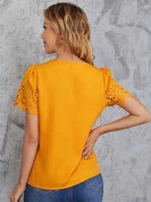 SHEIN Clasi 雷射鏤空貝殼邊上衣