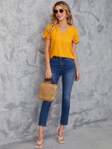 SHEIN Clasi 雷射鏤空貝殼邊上衣