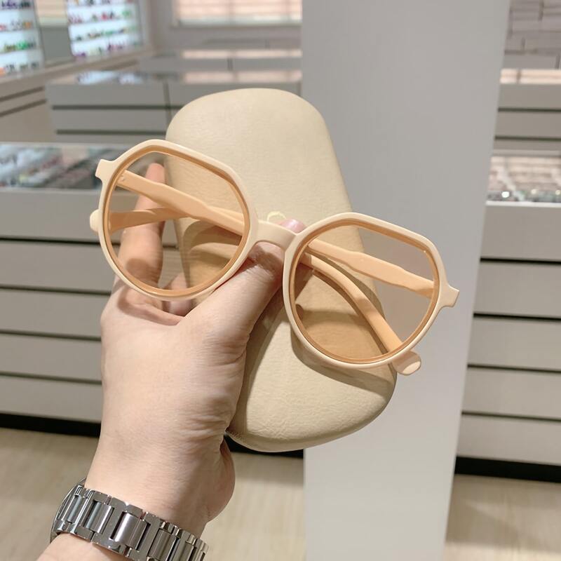 

Round Frame Sunglasses