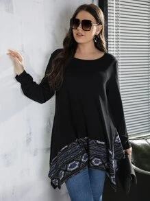 SHEIN LUNE Camiseta con estampado geométrico bajo asimétrico - Negro - Ver 1