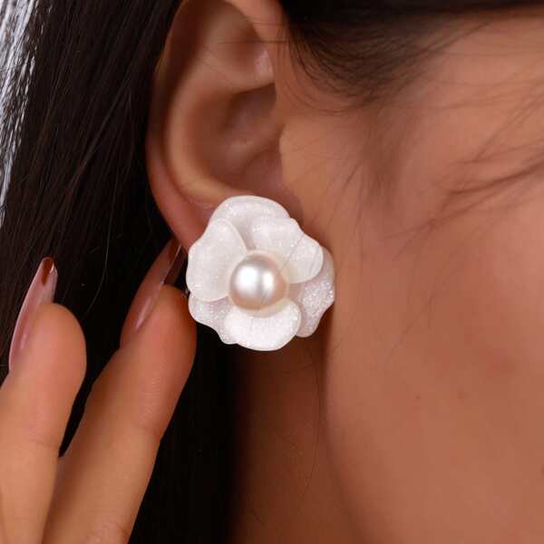 

Flower Design Earrings, White