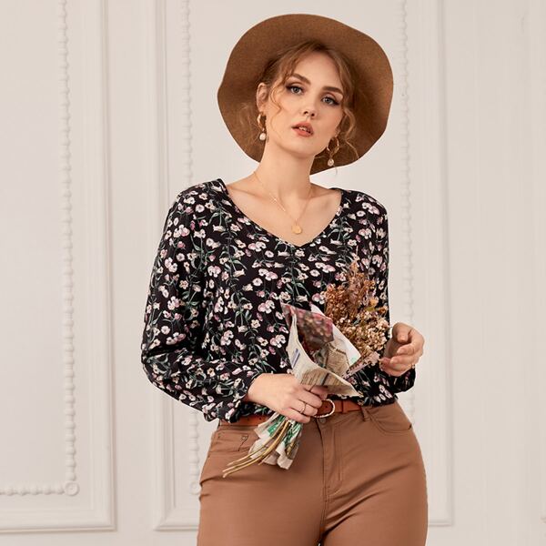 

Plus Allover Floral Print Blouse, Multicolor