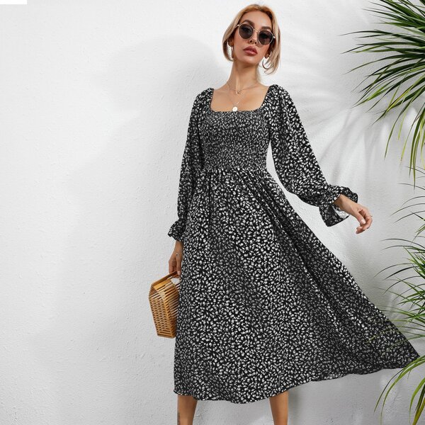 

Bell Sleeve Shirred Bodice Ditsy Floral Dress, Black and white