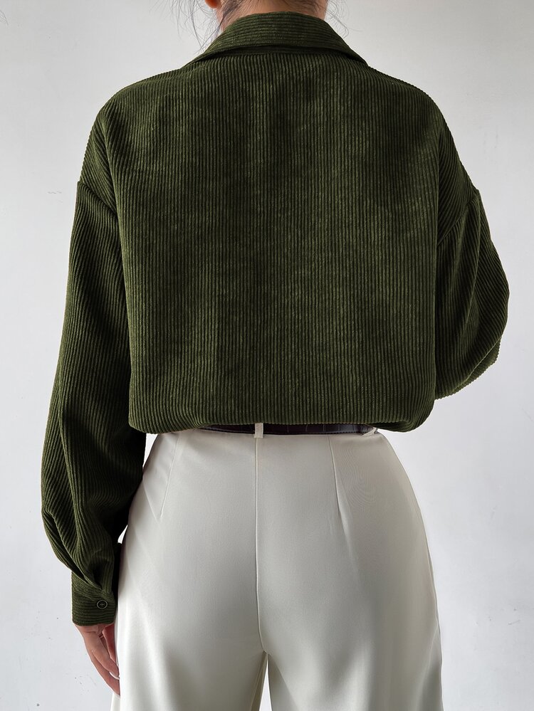 Camisa de hombros caídos con botón con parche de bolsillo de pana - Verde militar - Añade 2