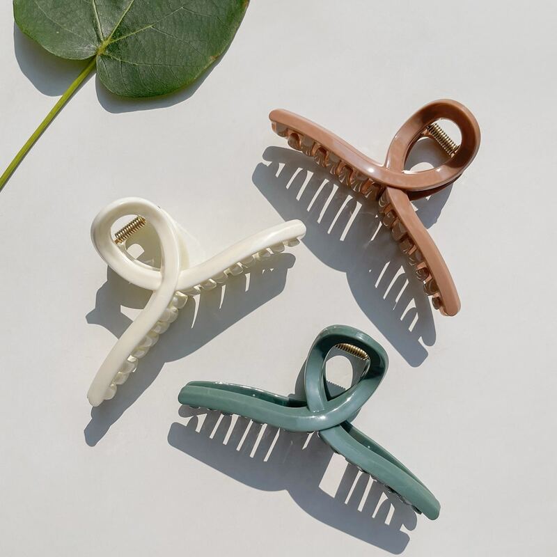 

3pcs Solid Hair Claw, Multicolor
