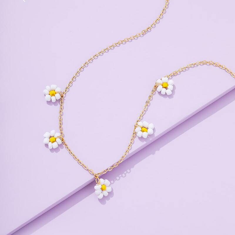 

Floral Beaded Chain Necklace, White