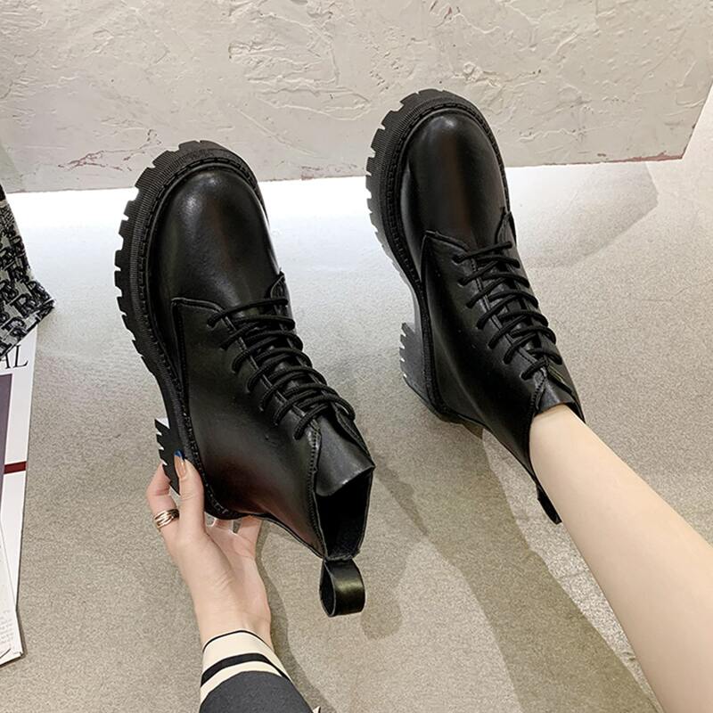 

Minimalist Platform Boots, Black
