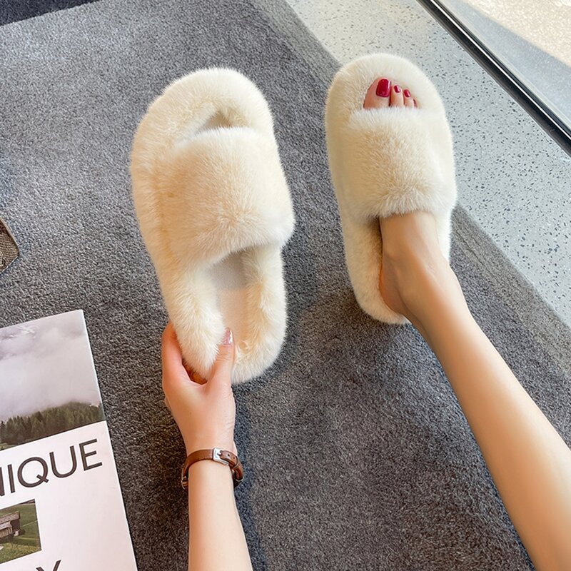 

Minimalist Fluffy Slippers, Beige