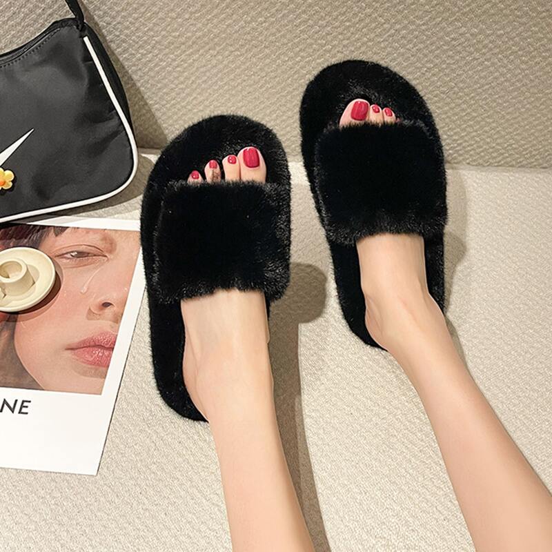 

Minimalist Fluffy Slippers, Black