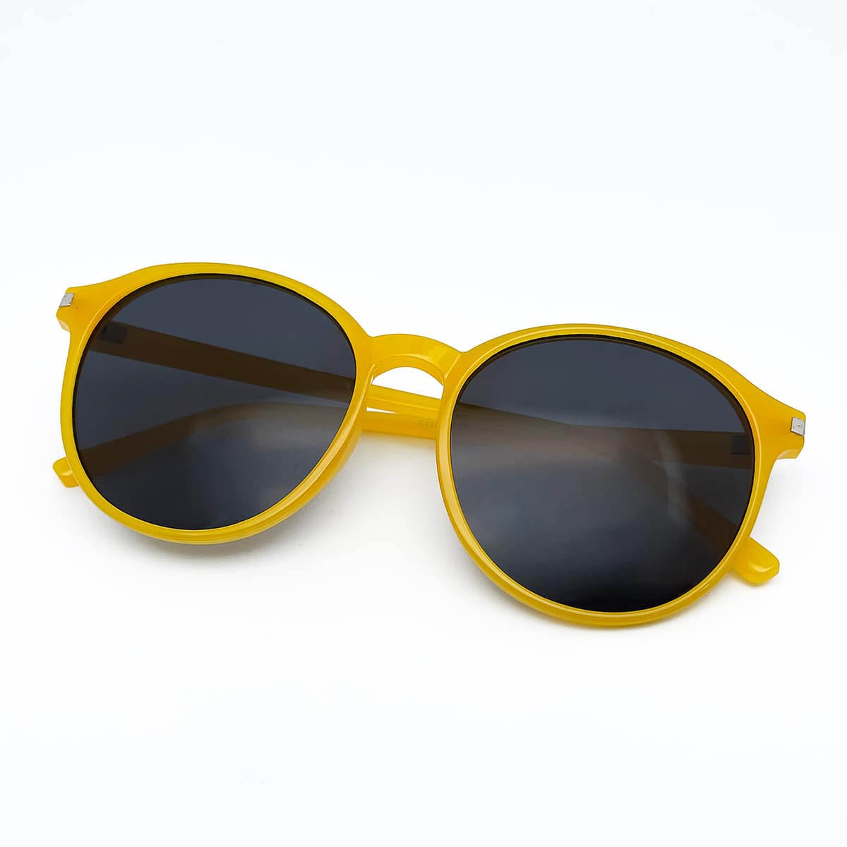 

Round Frame Sunglasses