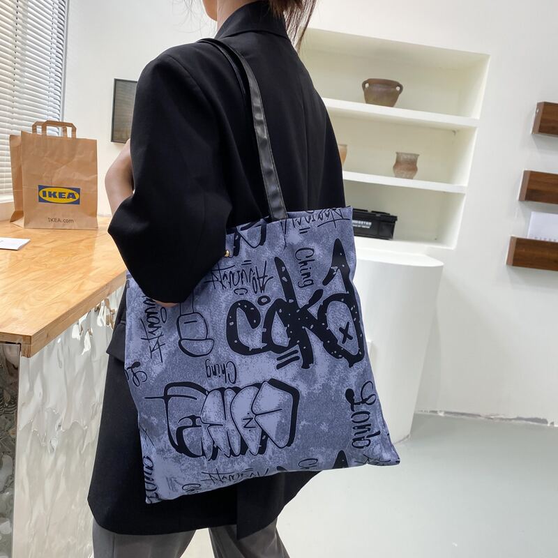 

Letter Graphic Tote Bag, Multicolor