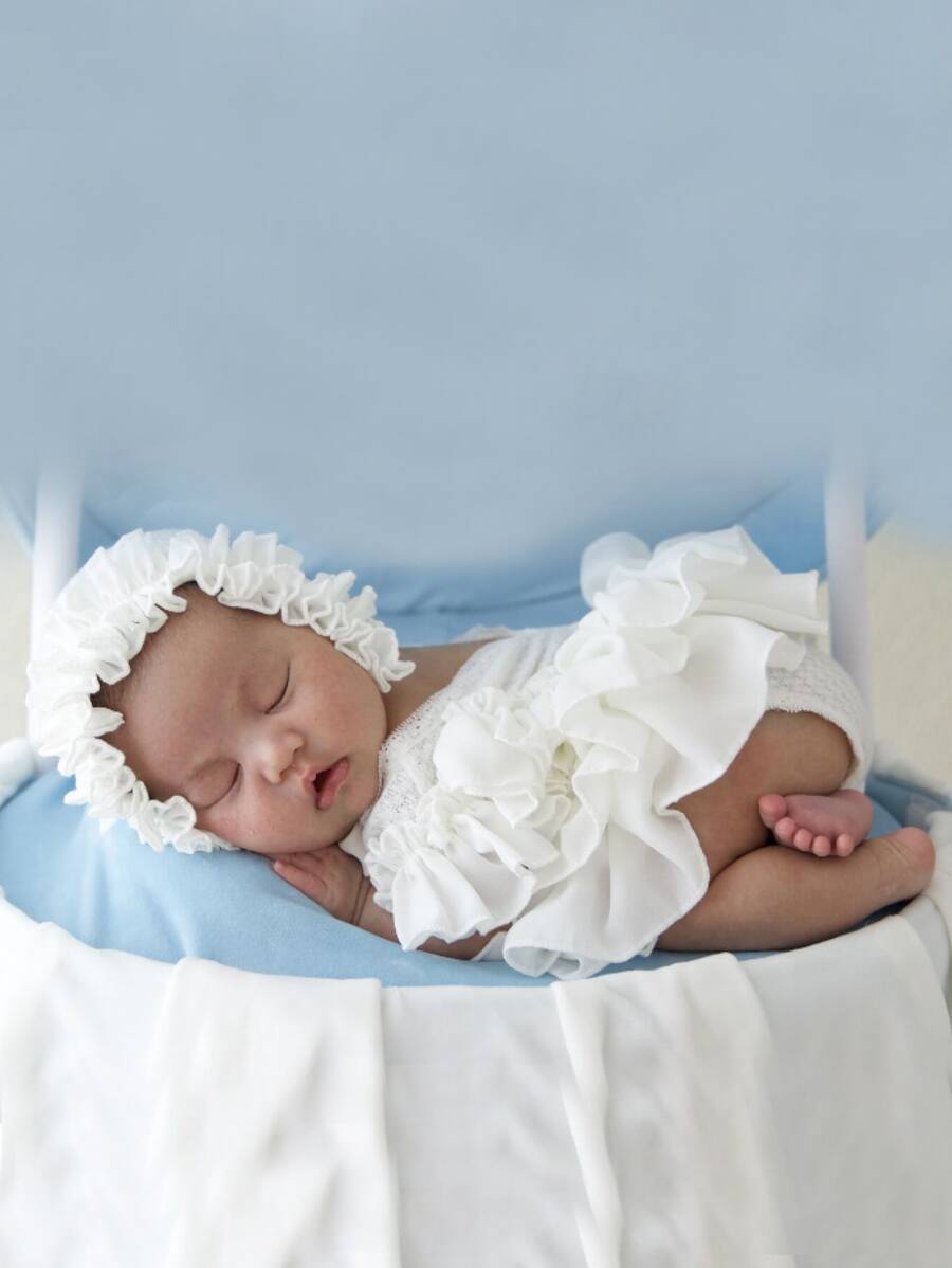 SHEIN Newborn Photography Ruffle Solid Bodysuit & Hat & Shoes & Headband & Pillow - White - View 1