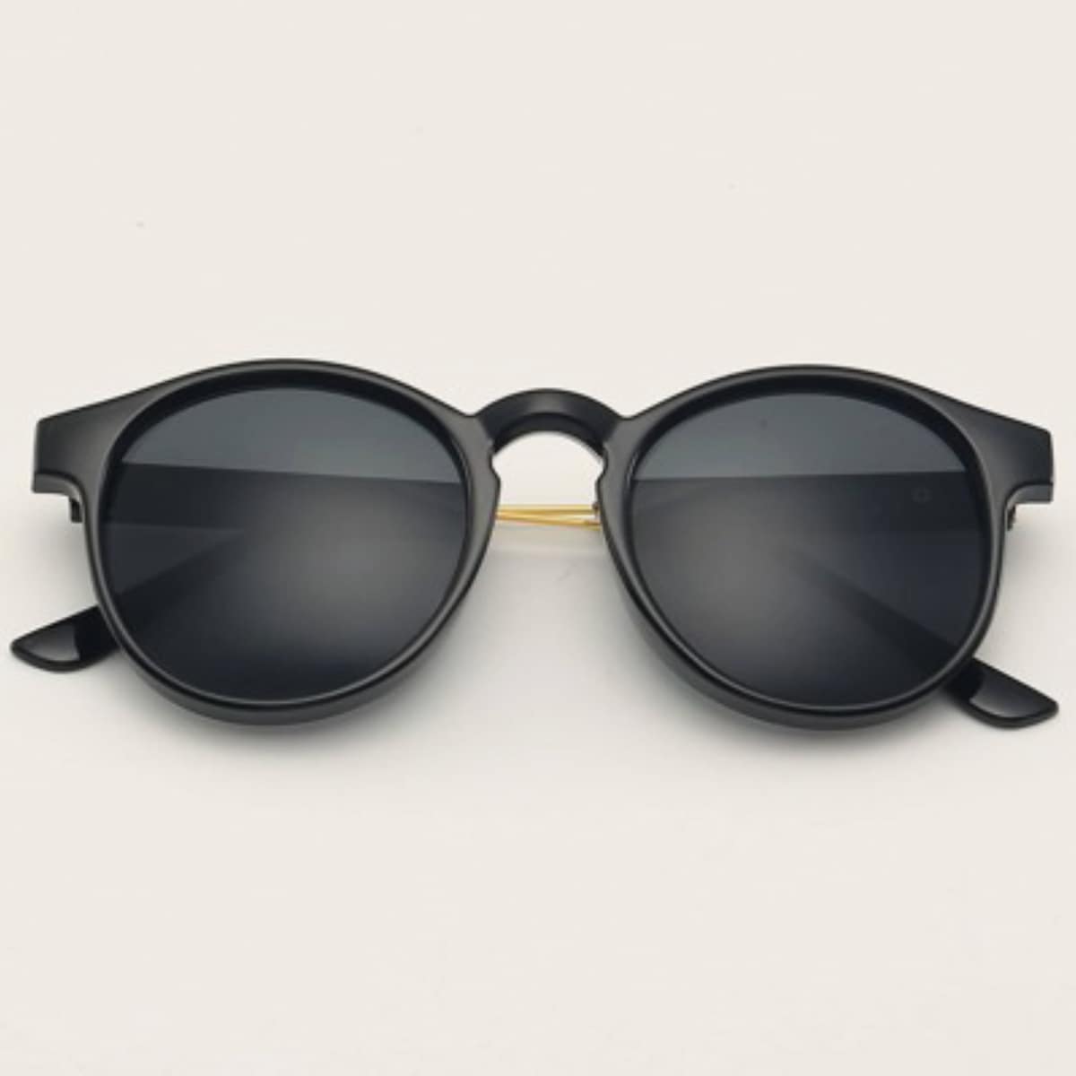 

Round Frame Sunglasses