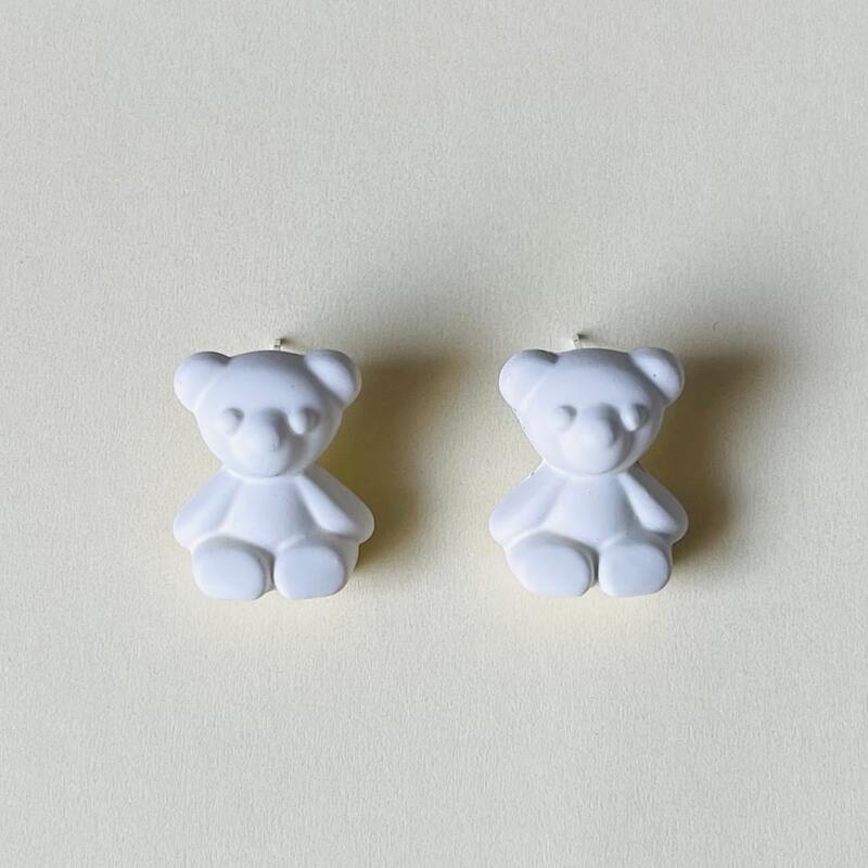 

Bear Decor Stud Earrings, White
