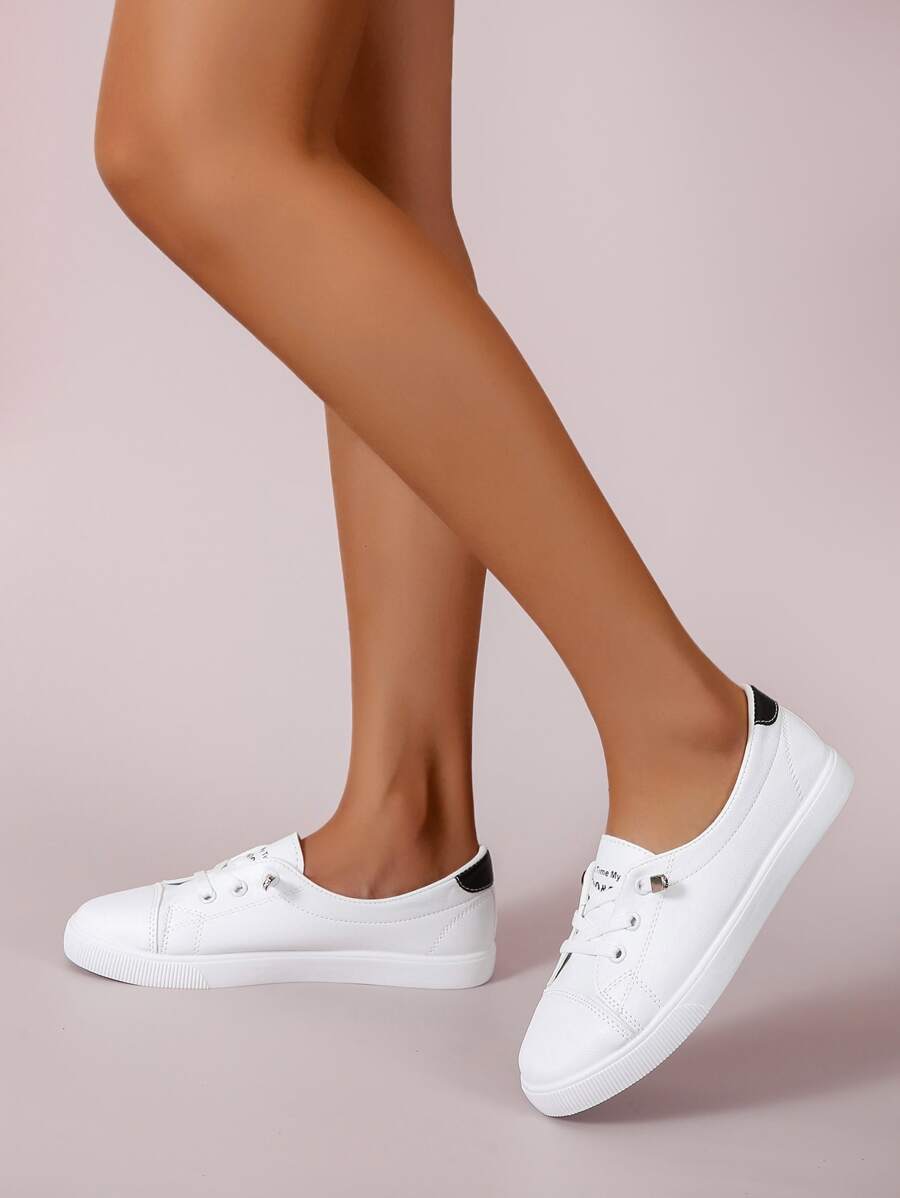 Women's Plus Size Fashion White Sneakers, Versatile Heart Decor Casual Sports Shoes, Spring New Arrival - White - View 1