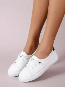 Women's Plus Size Fashion White Sneakers, Versatile Heart Decor Casual Sports Shoes, Spring New Arrival - White - View 5