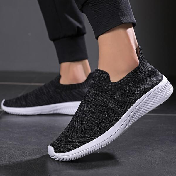 

Men Minimalist Slip-On Running Shoes, Black