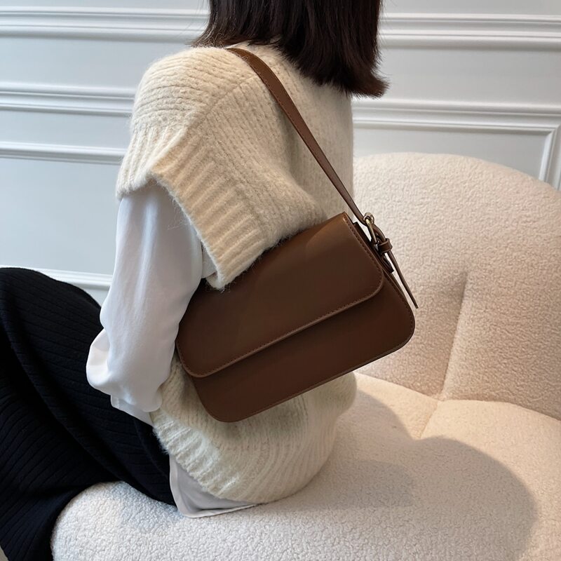 

Flap Shoulder Bag, Coffee brown