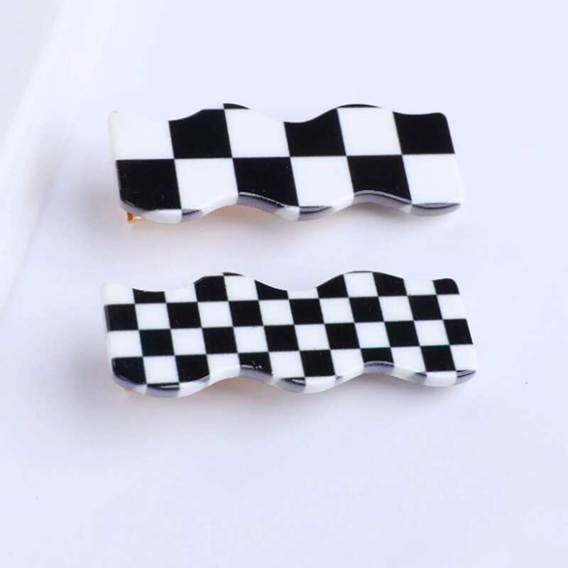 

2pcs Colorblock Hair Clip, Black and white