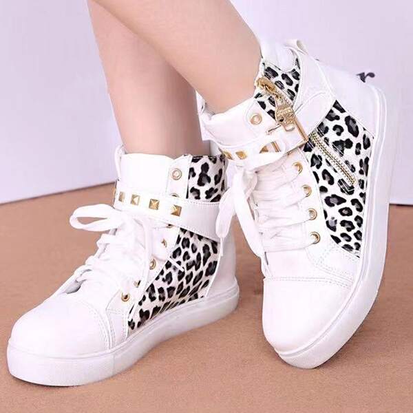 

Leopard Pattern Spiked Decor Lace-up Front High Top Sneakers, White
