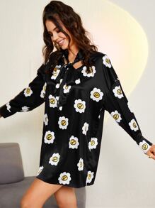 SHEIN Vestido túnico de cuello con cordón con estampado floral de hombros caídos - Negro - Ver 3