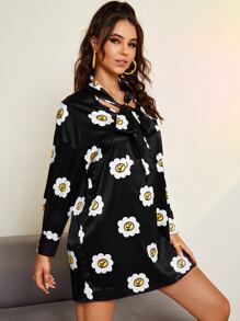 SHEIN Vestido túnico de cuello con cordón con estampado floral de hombros caídos - Negro - Ver 5