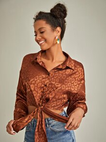 SHEIN 落肩袖下擺打結豹紋緞面襯衫 - 鏽棕色 - 查看 3
