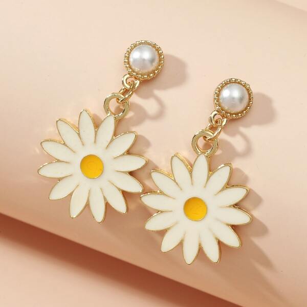 

Flower Drop Earrings, Beige