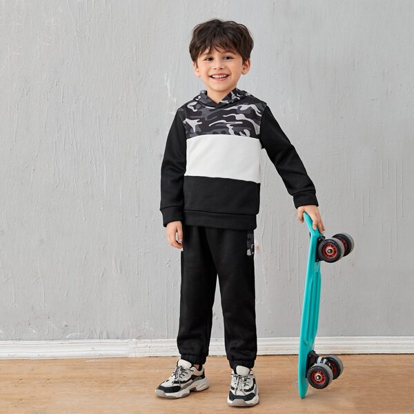 

Toddler Boys Camo Print Color Block Hoodie & Sweatpants, Black