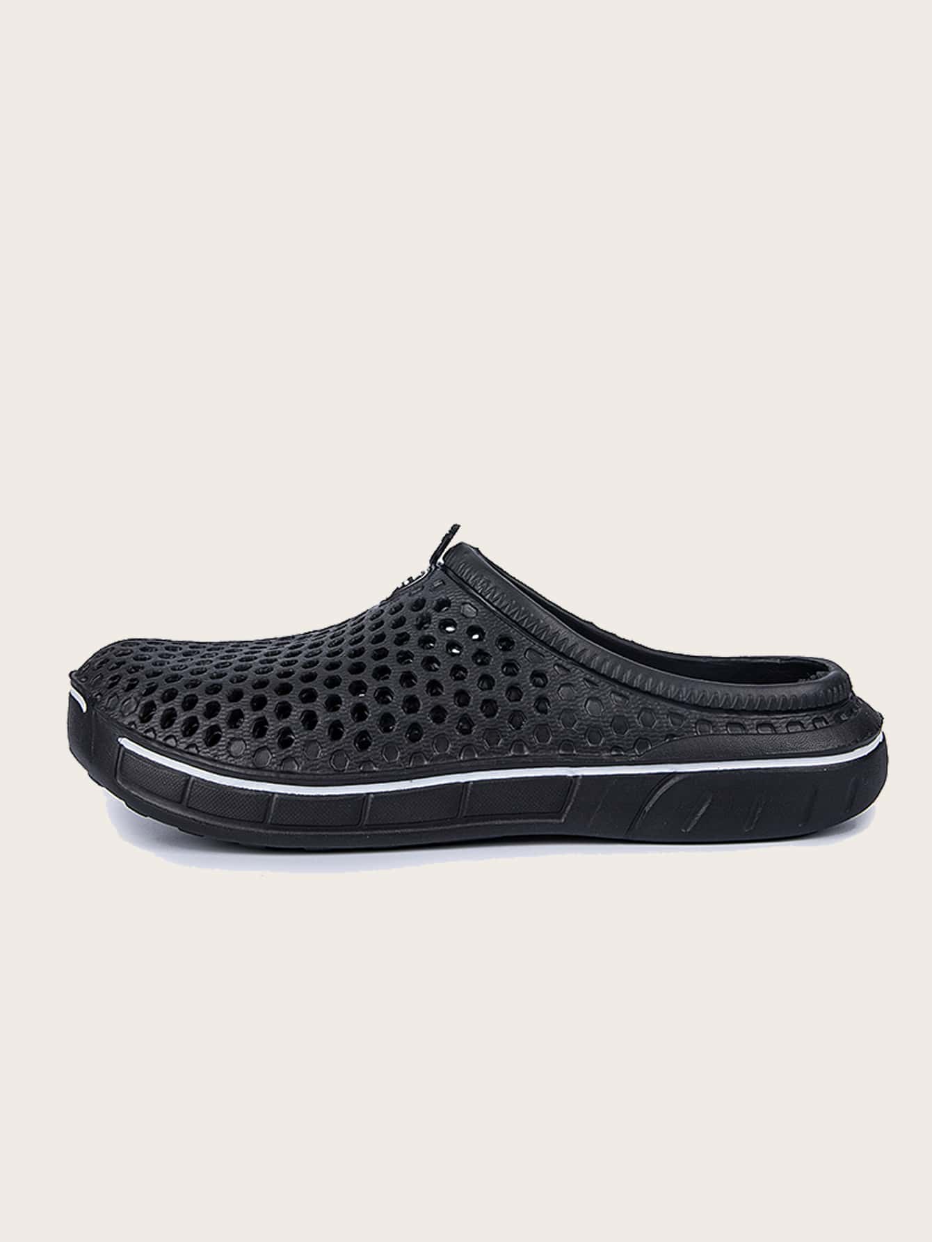 Men Hollow Out Vent Clogs