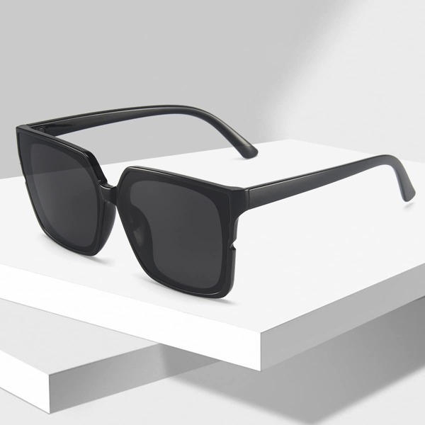 

Simple Tinted Lens Sunglasses