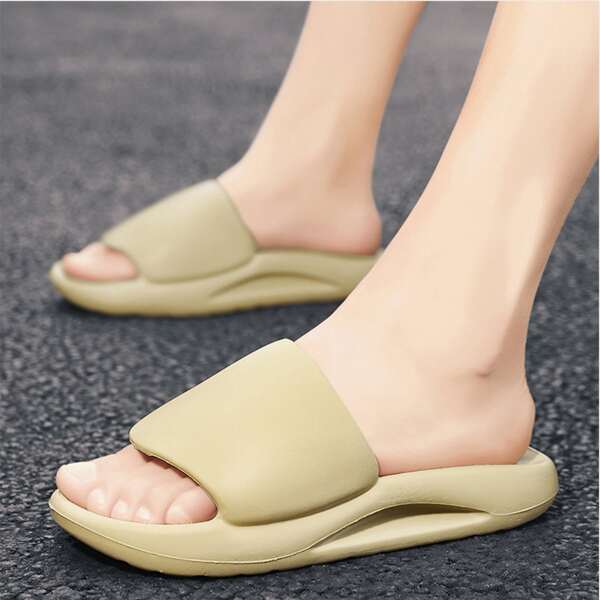 

Men Wide Fit Slippers, Khaki