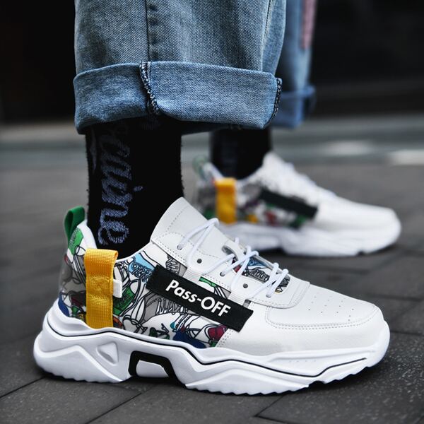 

Men Letter Patch Graffiti Graphic Chunky Sneakers, White