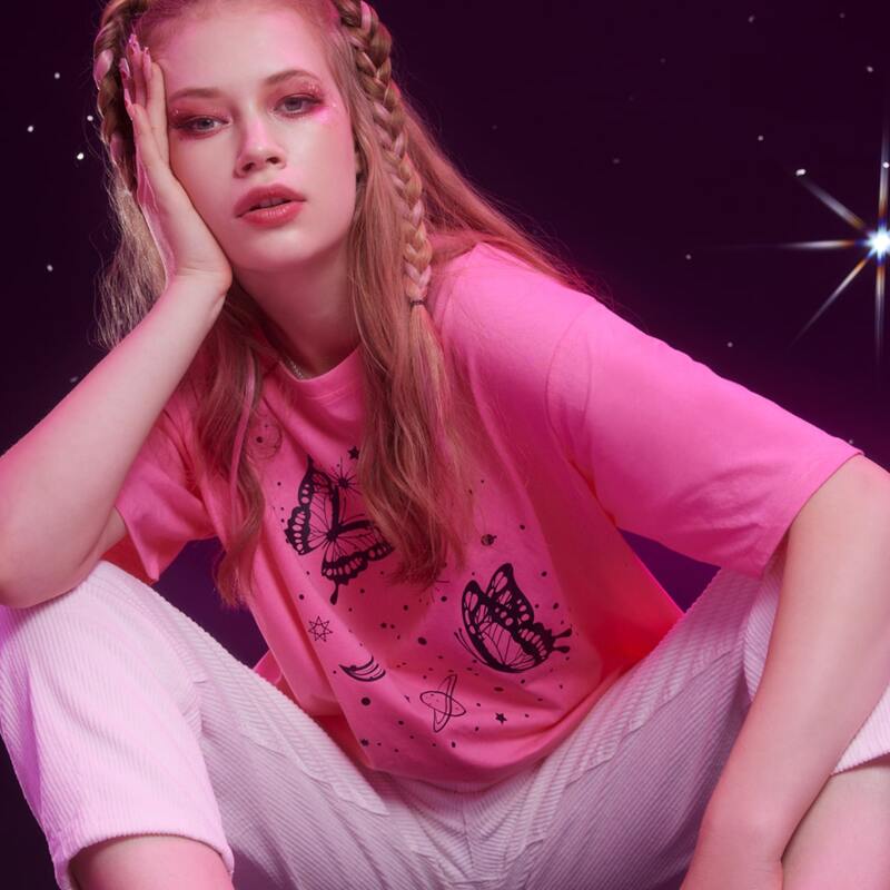 

Drop Shoulder Butterfly Print Tee, Pink